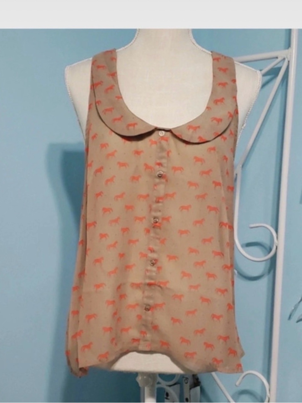 Horse Lovers. Sleeveless Peter Pan Collar Blouse in Tan with Coral Horse Print
